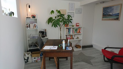 Emmanuelle Kayser - Thérapeute Spécialiste EMDR - Hypnose - Thérapies Brèves - Vannes, Entraineur Personnel à Theix-Noyalo